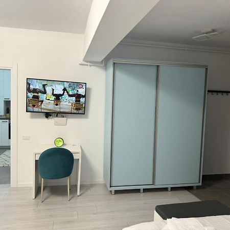 The Moon View Apartment Bucharest Exterior photo