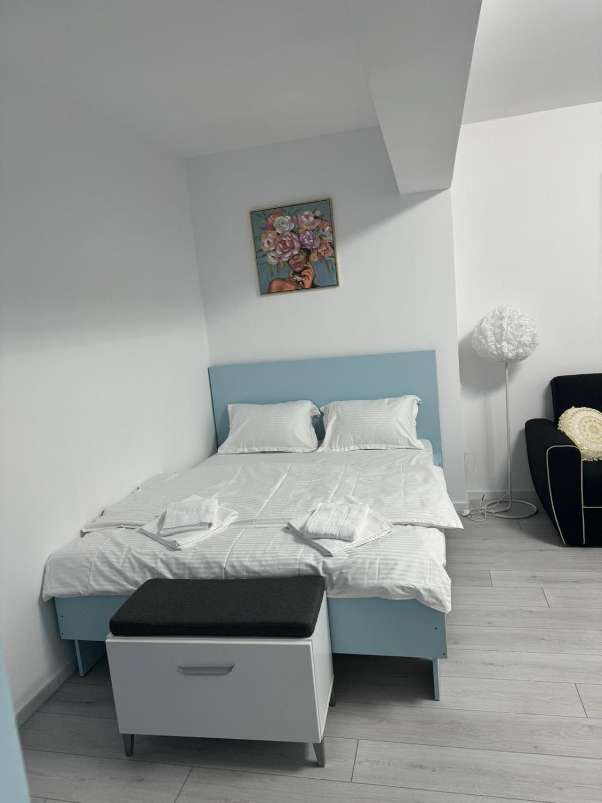 The Moon View Apartment Bucharest Exterior photo