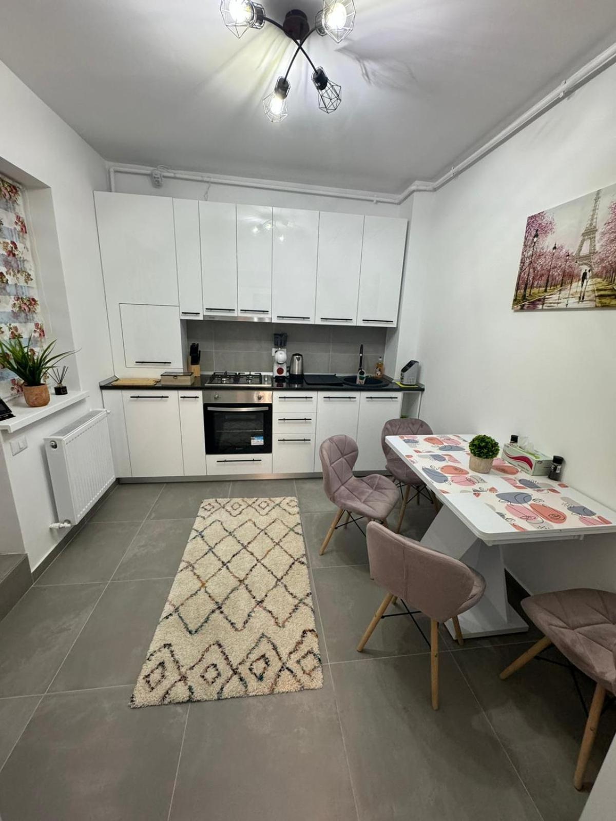 The Moon View Apartment Bucharest Exterior photo